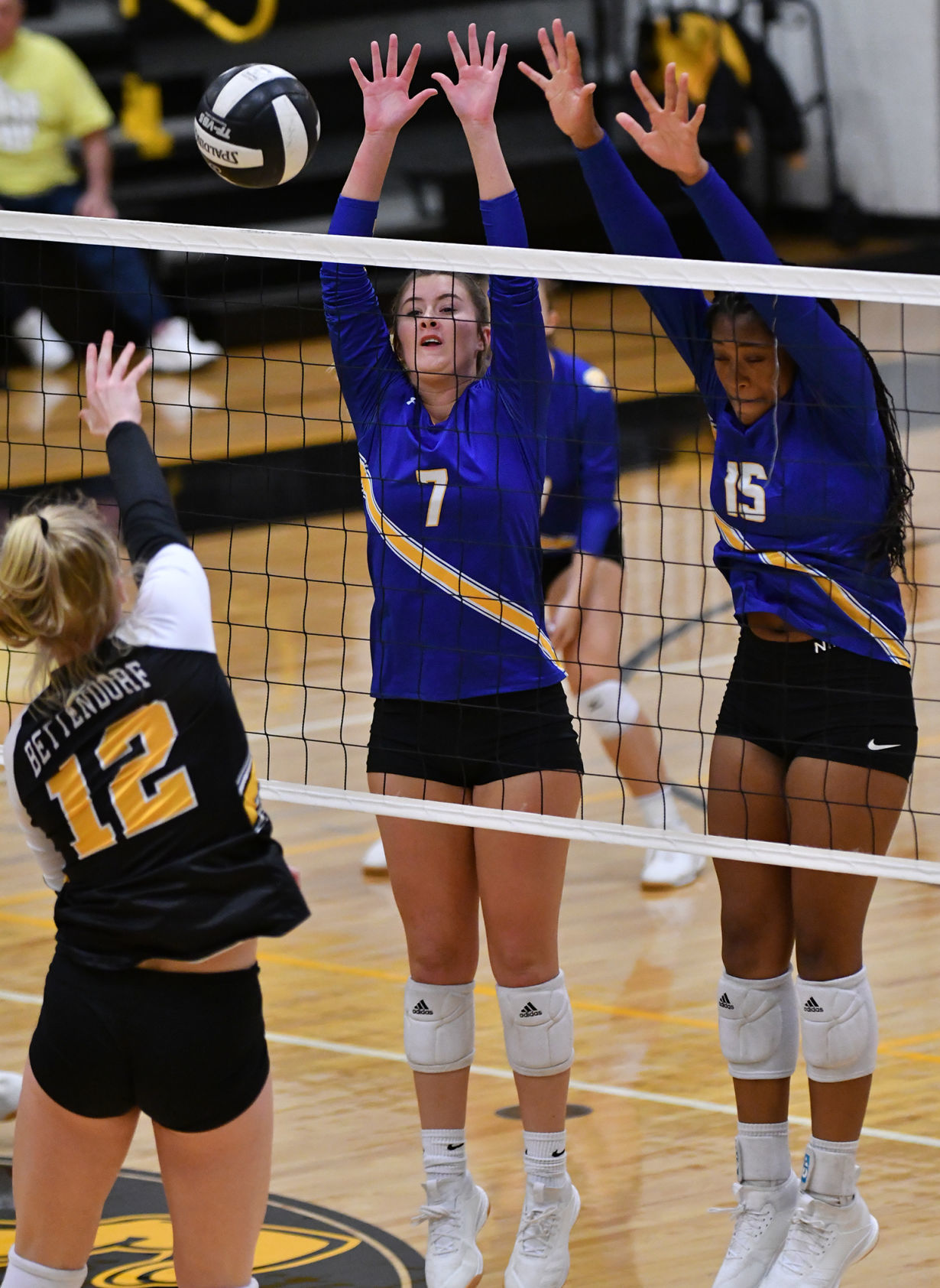 Davenport North vs Bettendorf volleyball